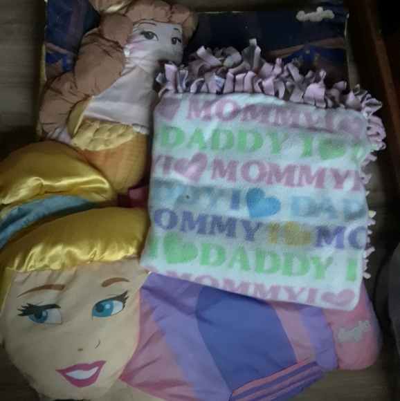 belle and Cinderella pillow covers and blanket - Picture 1 of 2